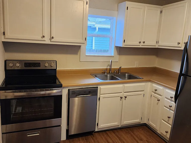 653 N Luett Ave #MAIN — Photo 2