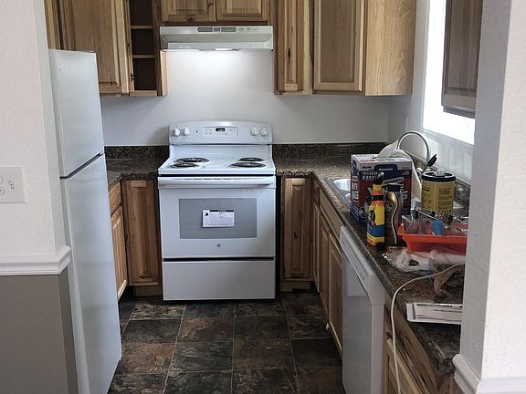 3rd image of 161 Breakwater Dr