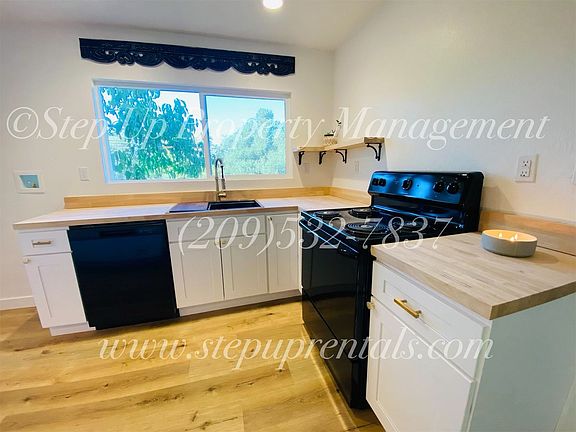 5th image of 186 W Sunset St