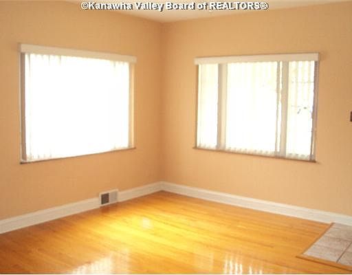 3rd image of 2902 Phillips St