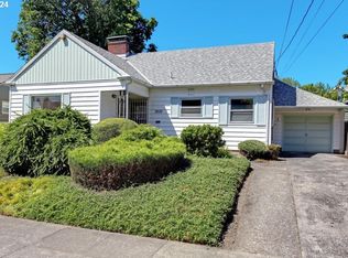 3233 SE Caruthers St, Portland, OR 97214