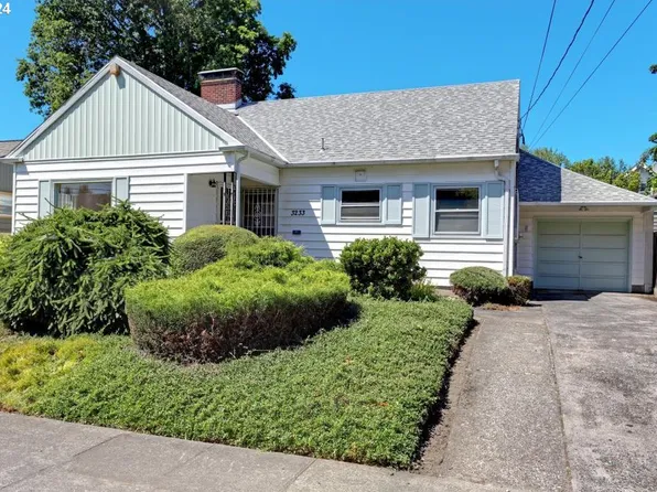 3233 SE Caruthers St, Portland, OR 97214