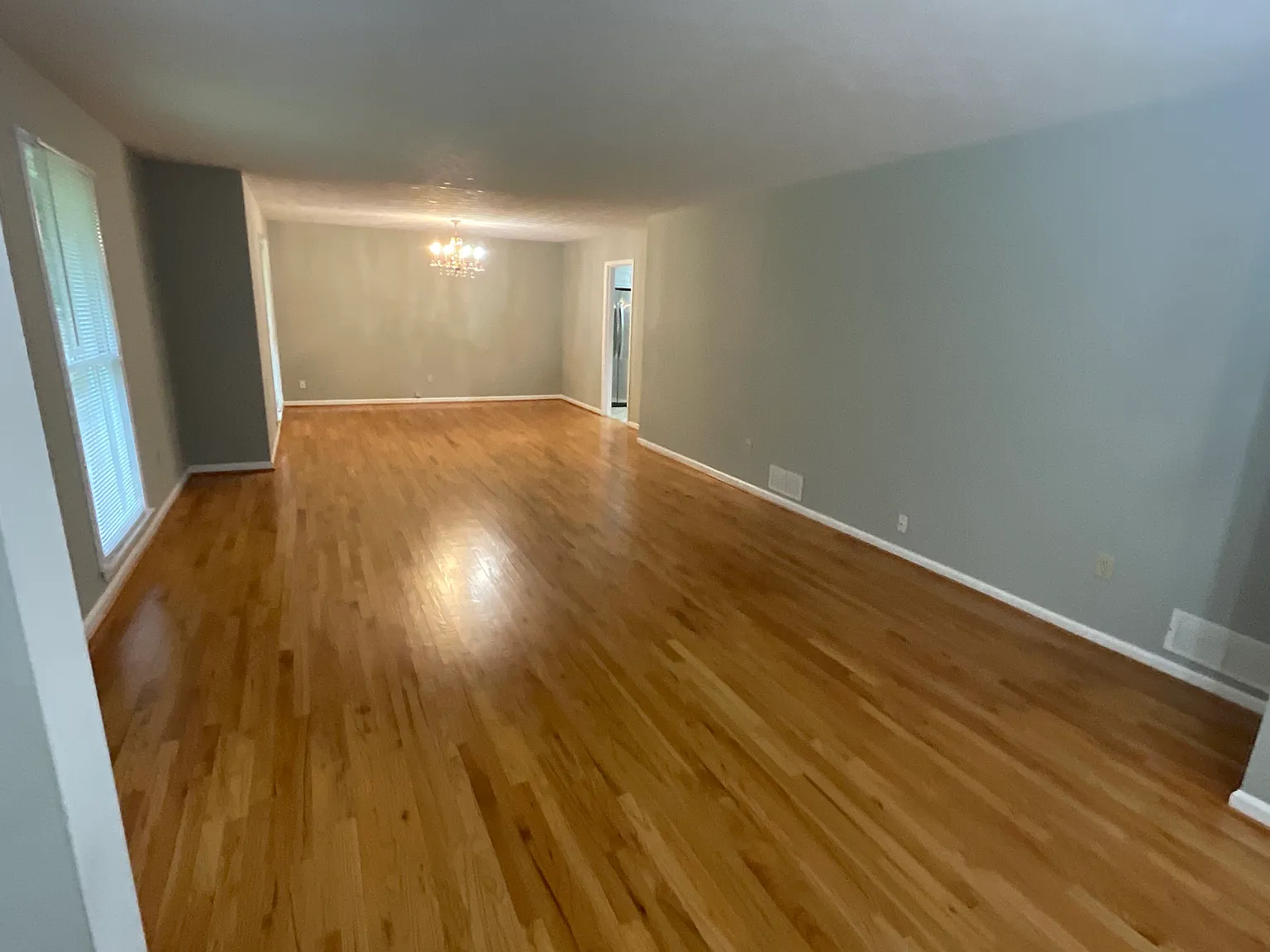 4 bed, 2868 sqft, $3,350 — Photo 2