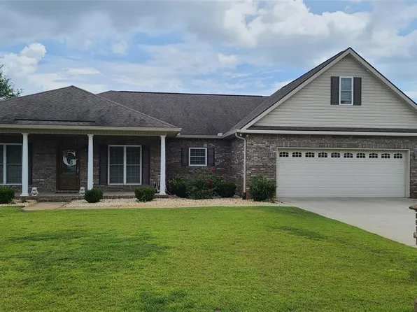 206 Candy Dr, Enterprise, AL 36330