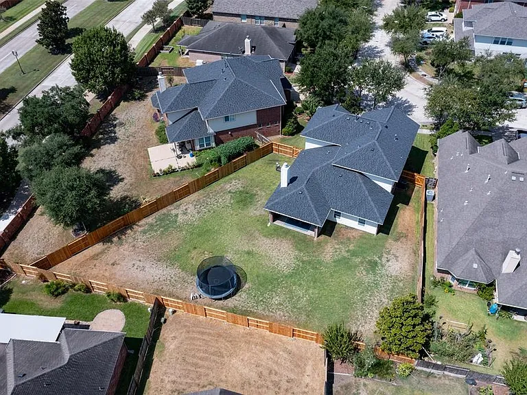 5902 Preserve Ln — Photo 2