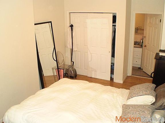 4th image of 1007 50th Ave APT 4