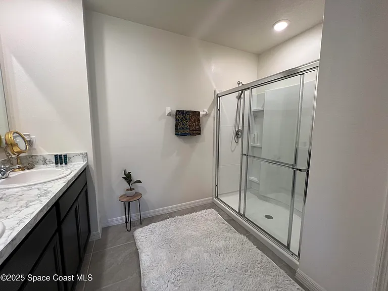 976 Trinity St — Photo 34