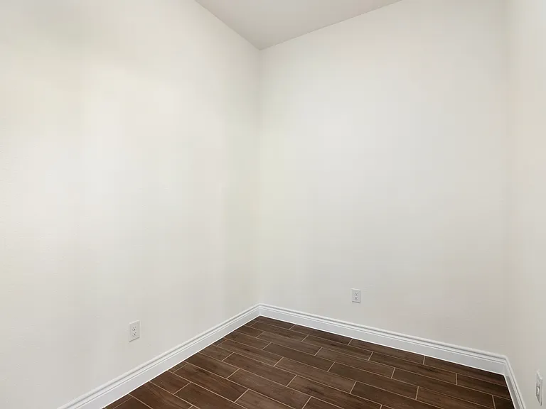 406 Park Cir — Photo 29