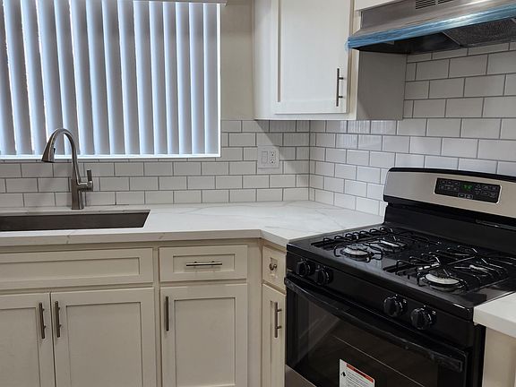 4th image of 222 E South St APT 14