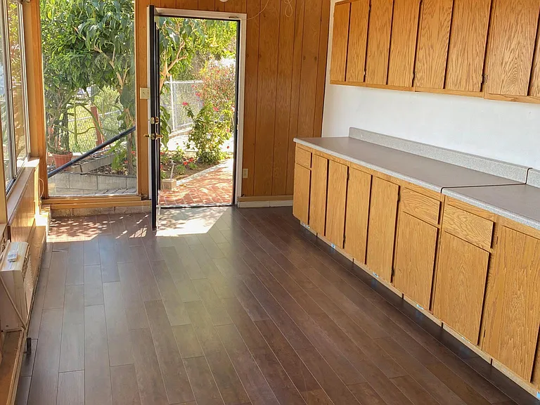 8785 Regency Rd — Photo 26