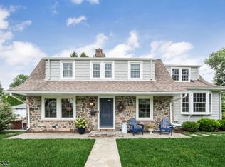 1 Greenhaven Rd, Wyckoff, NJ 07481