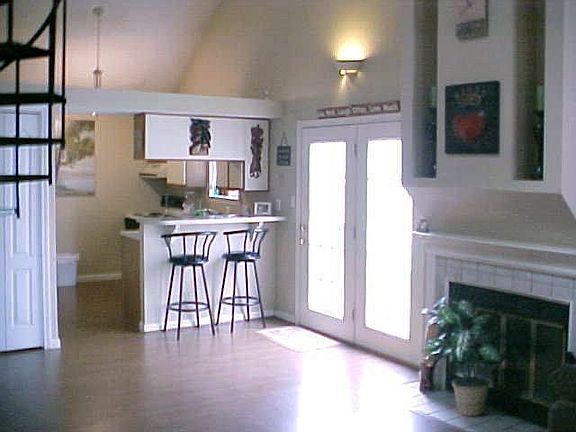 4th image of 2412 Haviland Dr