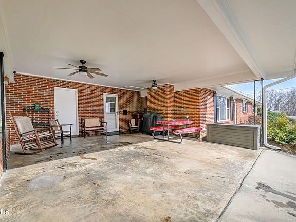 4th image of 3402 Amoyee Dr
