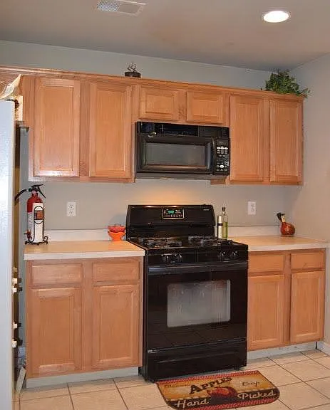 124 Wallace Ct — Photo 1
