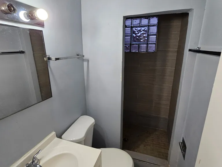7814 S Essex Ave #1 — Photo 8