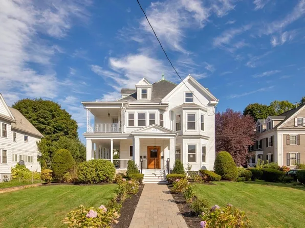 87 Forest St, Medford, MA 02155