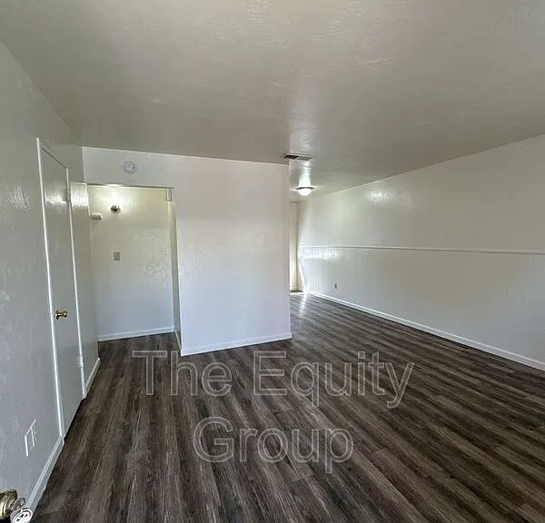 616 N Blackstone St #15 — Photo 5