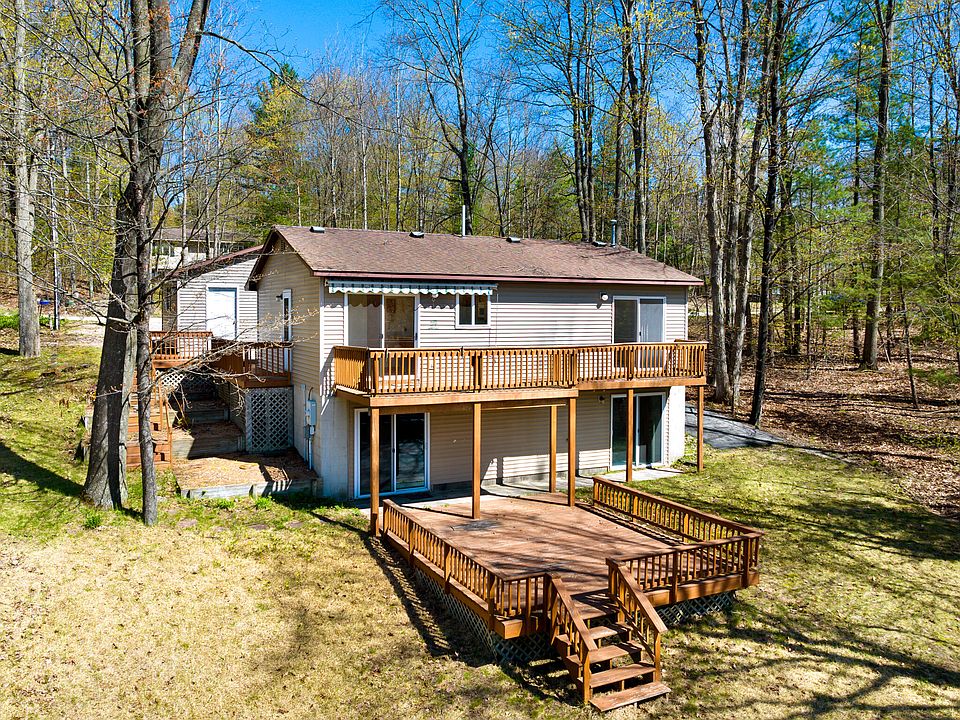 1st image of 18851 Lakewood Cir