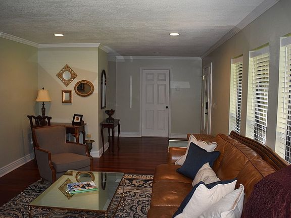 5th image of 16006 Amberly Dr