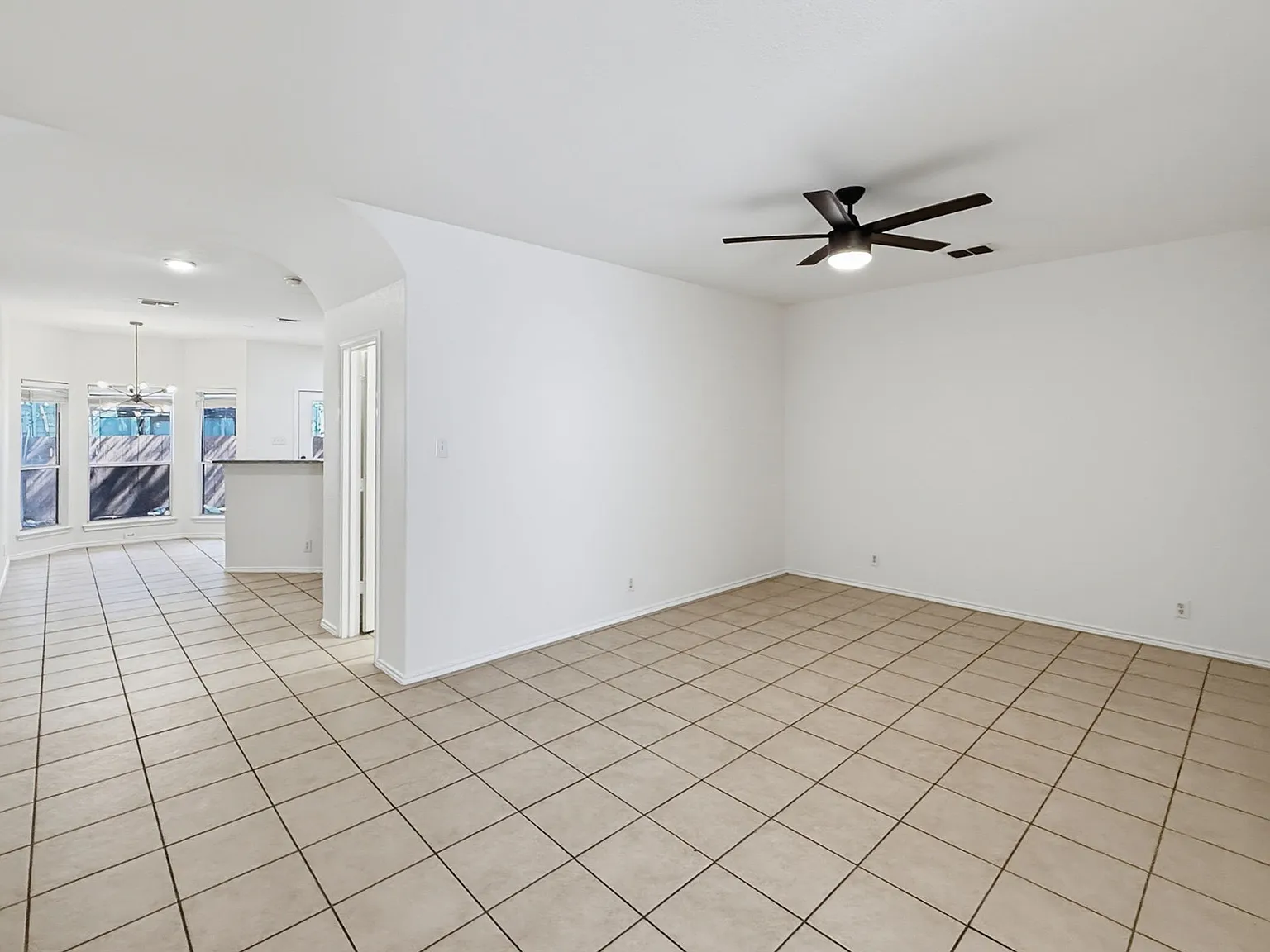 3 bed, 1424 sqft, $1,700 — Photo 3