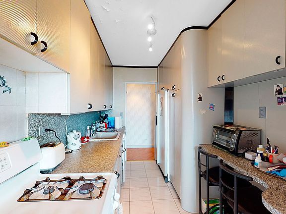4th image of 458 Neptune Ave APT 21K