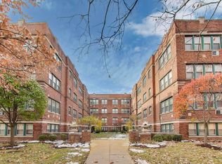 108 Lincoln Ave APT 2B, Riverside, IL 60546