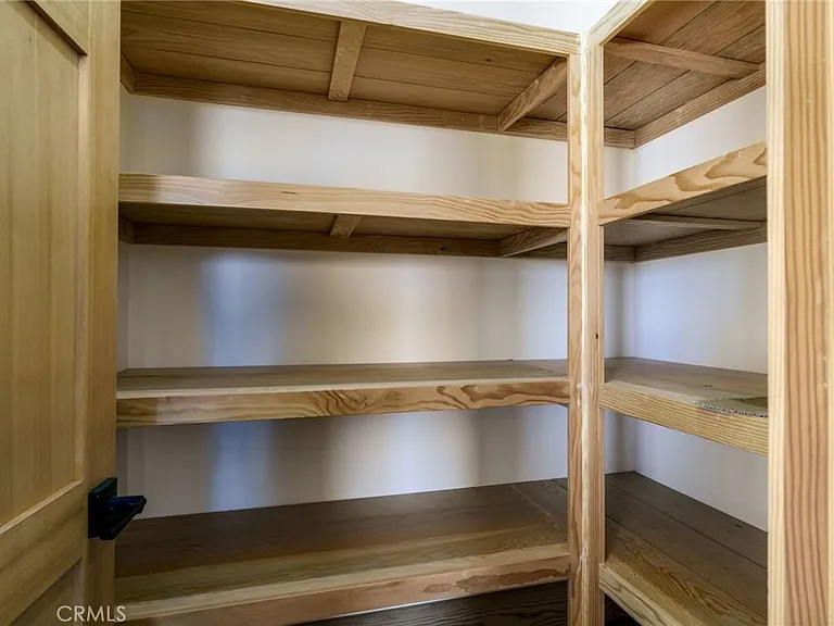 37219 Quarter Valley Rd — Photo 10