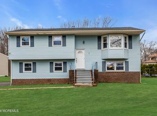 2 Youmans Ave, Eatontown, NJ 07724