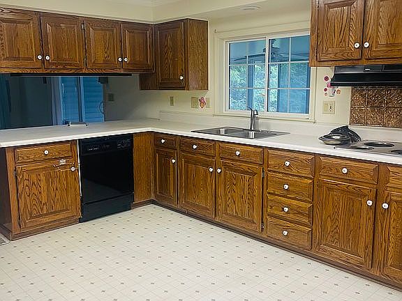 5th image of 364 River Oak Cir