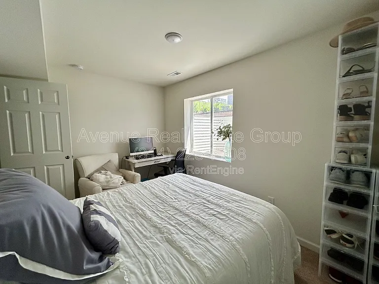 514 Rolling Meadow Dr — Photo 12