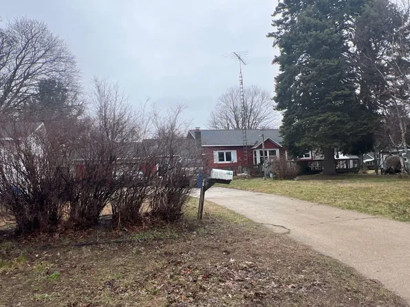 803 N James St, Ludington, MI 49431