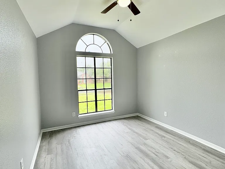 2842 Quebec Dr — Photo 15