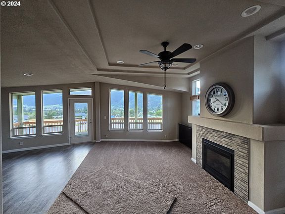 2nd image of 281 Mona St