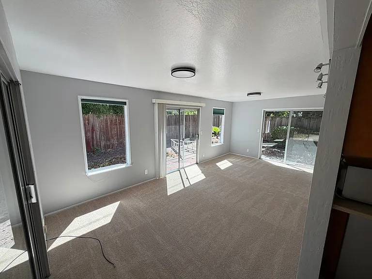 3630 Lupine Ave — Photo 5