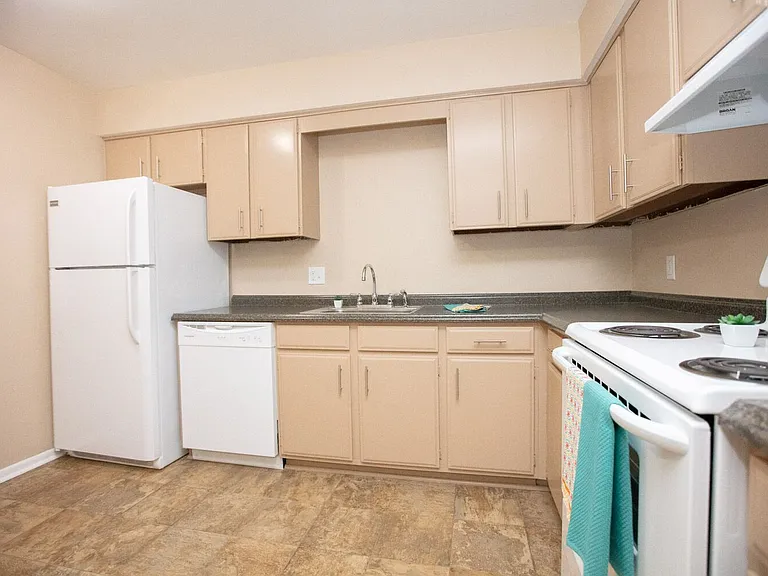 Boulder Creek Apartments — Photo 2