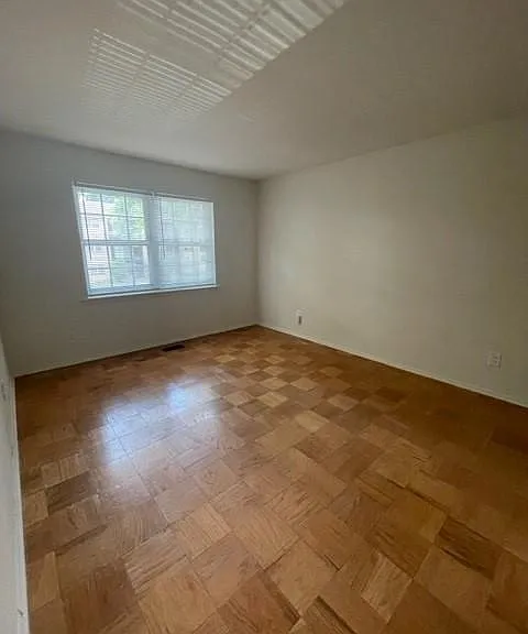 220 Crocker Dr #E — Photo 10