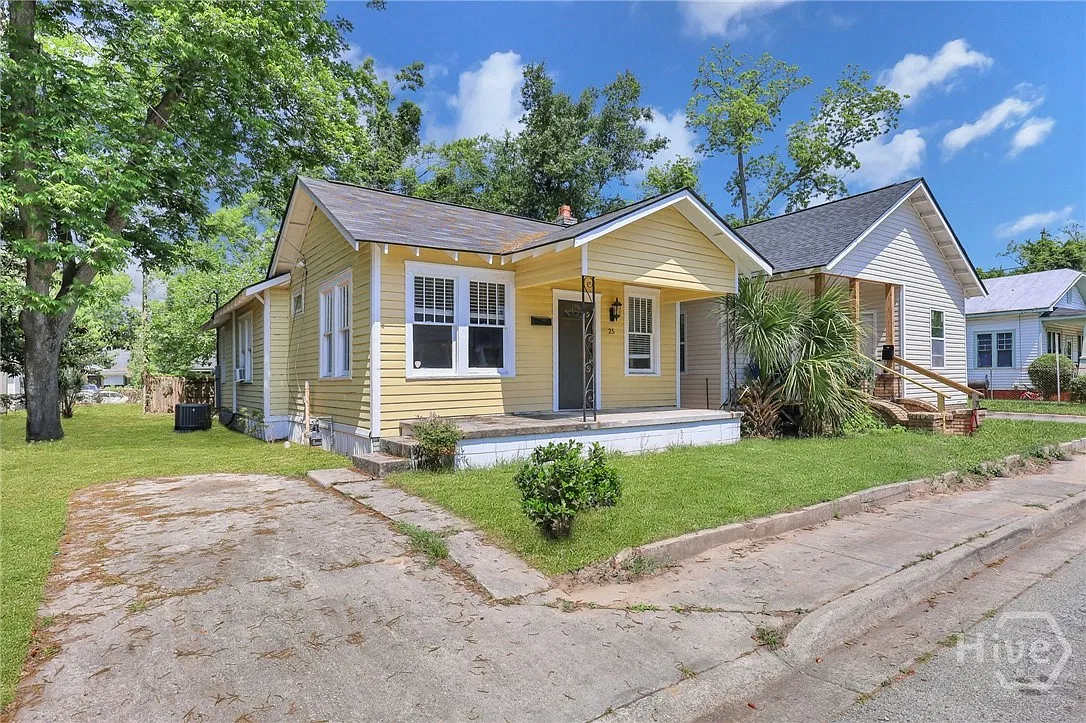 2 bed, 1.0 bath, 1140 sqft, $1,500 — Photo 2
