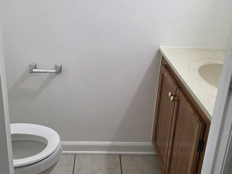 1679 York Dr — Photo 9