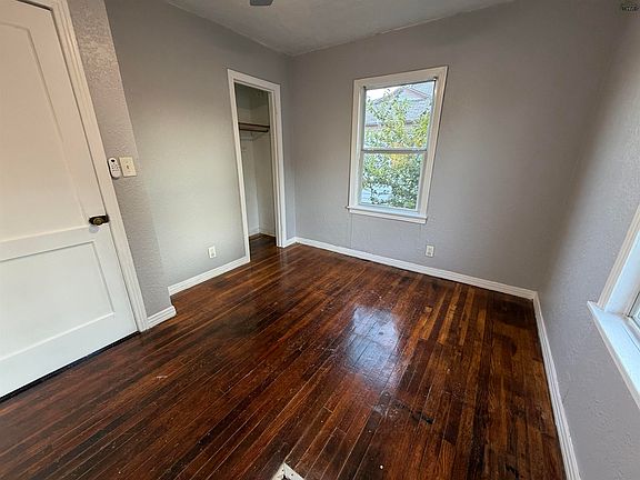 4th image of 2202 Monroe St