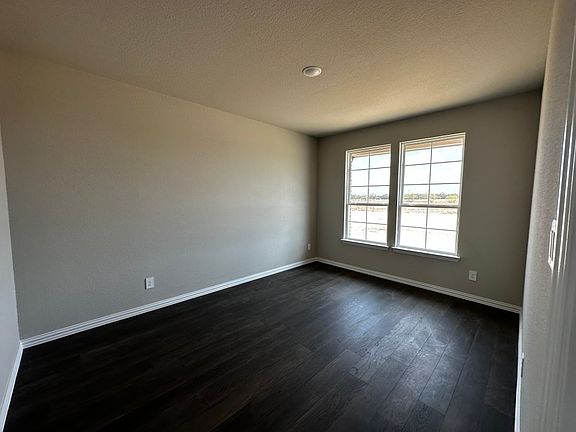 3rd image of No Hoa 138 Lonicera Ln