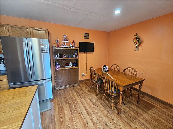 4th image of 1110 Sunrise Dr