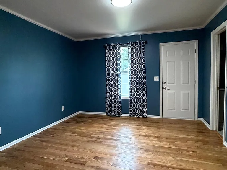 1119 Village Ct NE — Photo 7