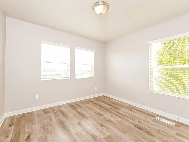 13368 S Moorfield Dr — Photo 12