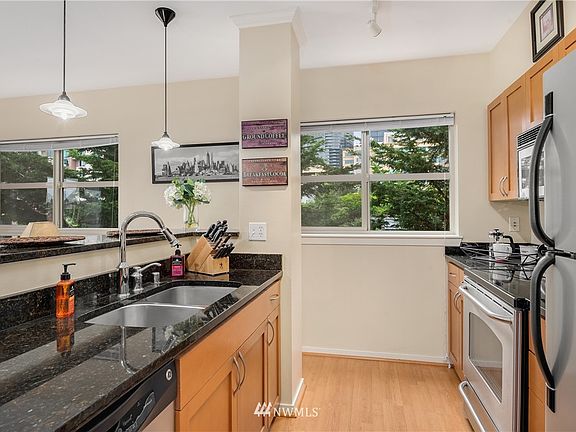 5th image of 111 108th Avenue NE #B306