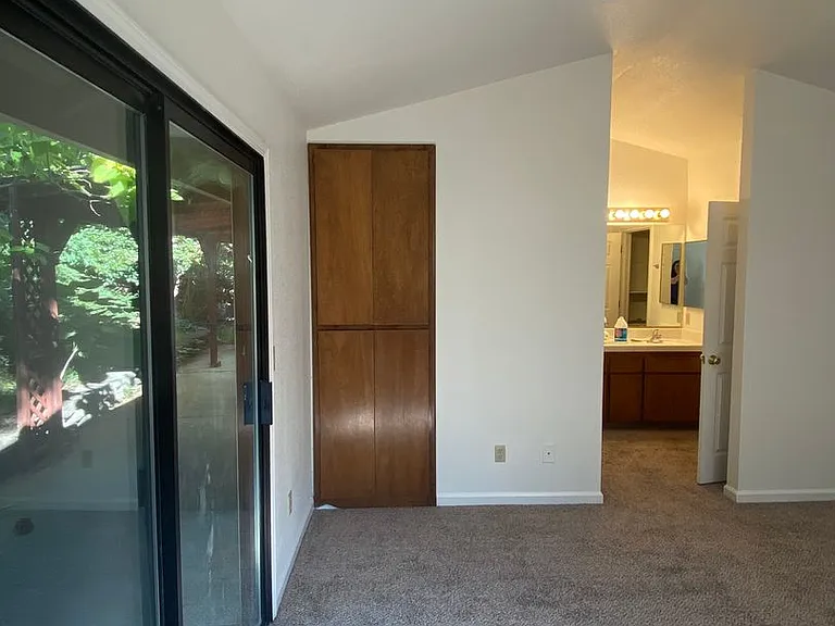 110 Castlemont Dr — Photo 11