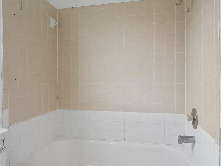701 Riverwood Dr — Photo 22