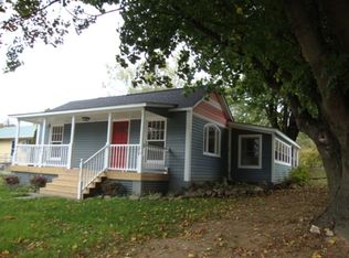 580 Harless St NE, Christiansburg, VA 24073