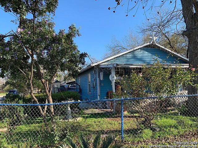 2nd image of 2205 W Bridge St
