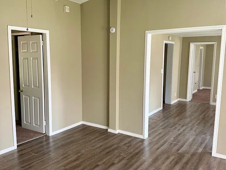 4752 Dunkeld Ave — Photo 23