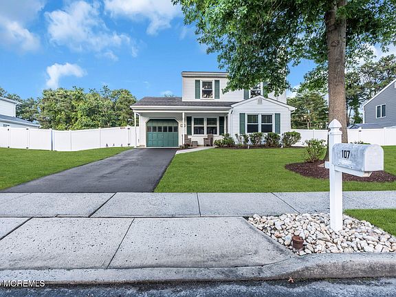 4th image of 107 Oak Glen Road